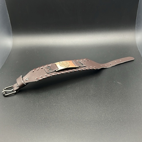 Handmade Bronze Wolf Faux Leather Bracelet - Picture 6 of 7